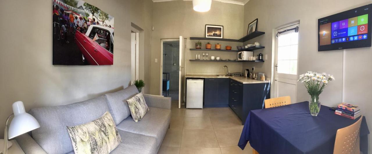 Westway Corner Apartment Montagu Exterior photo
